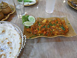 ベジタブルカレーとバターナン。タイなのに(笑)